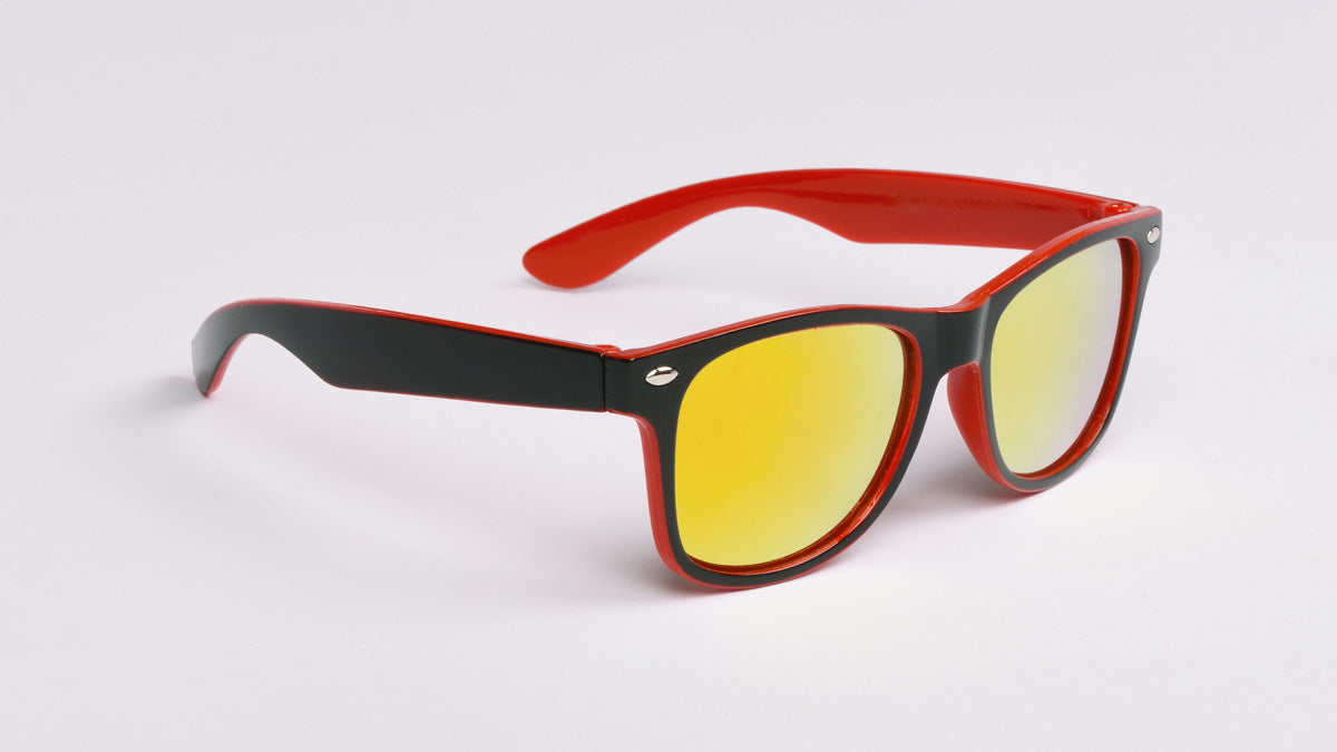 crno-crvene povoljne dječje sunčane naočale sa žutom lećom