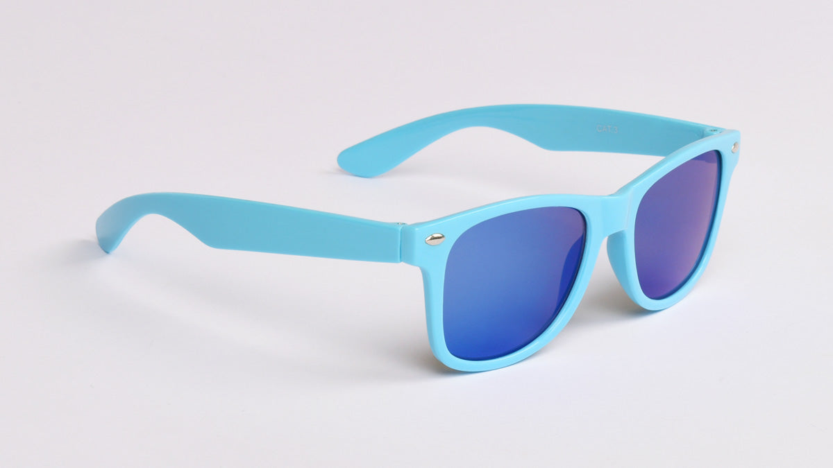 svijetlo-plave sunčane naočale za djecu s plavom lećom