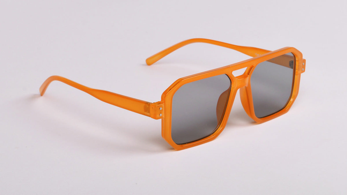 narančaste sunčane naočale kvadratnog okvira